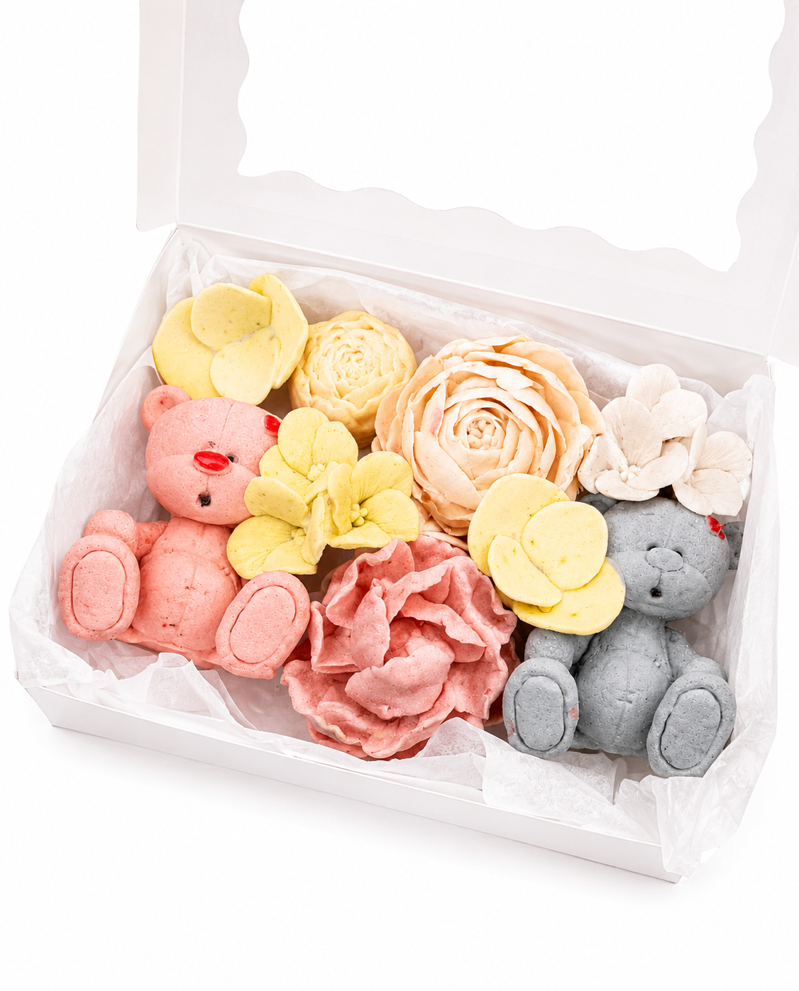 Cutie pastel cu ursuleți și flori comestibile din bezea